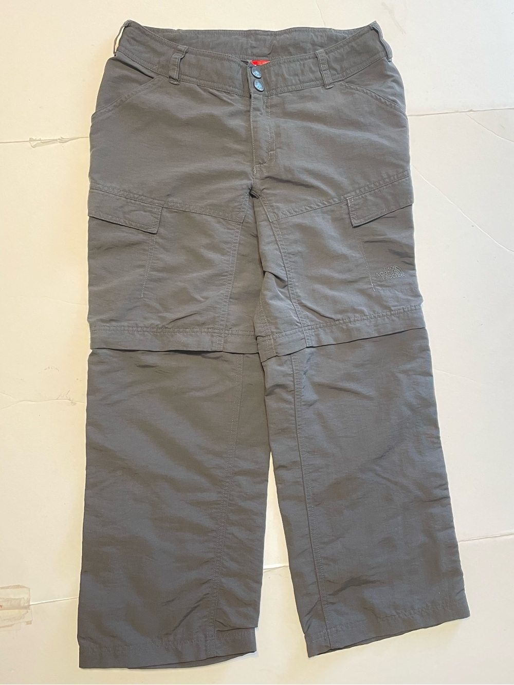 The North Face Paramount Women’s 6 convertible Zip-Off Cargo hiking Short pants